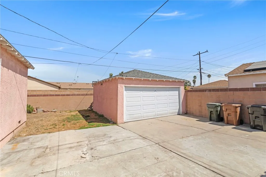 1445 W 110th Place, Los Angeles, California 90047 home-pic-27